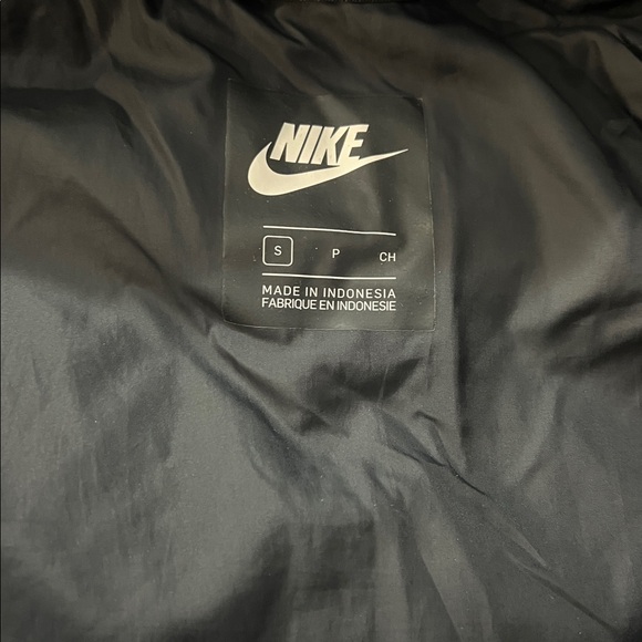 Nike Black Puffer Jacket - Picture 3 of 5